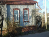 Продам дом в центре Боброва (срубовой дом, крестовик)