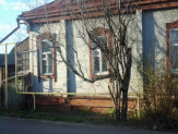 Продам дом в центре Боброва (срубовой дом, крестовик)
